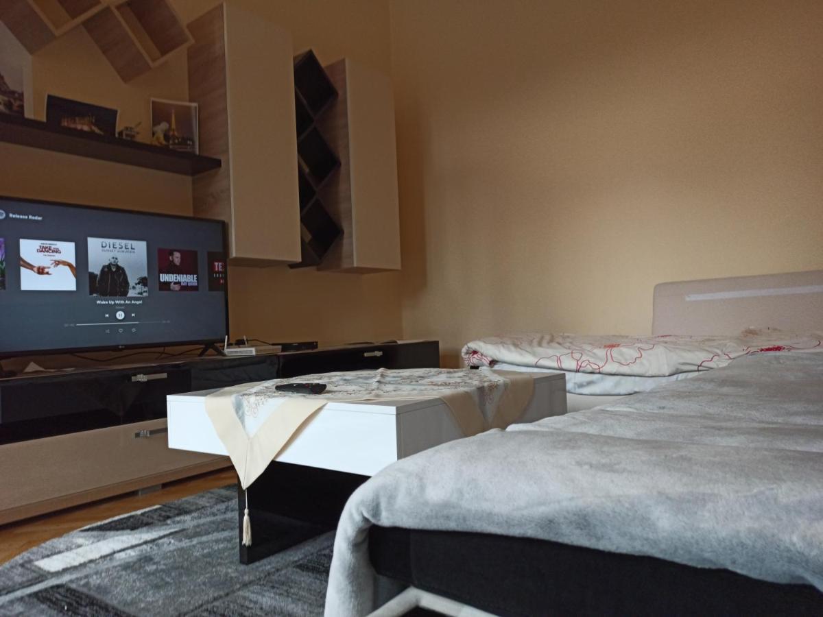 Robert'S Apartment Brasov Ngoại thất bức ảnh