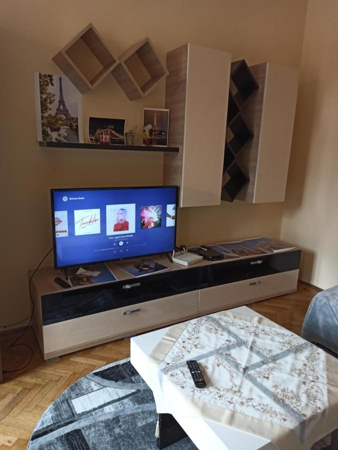 Robert'S Apartment Brasov Ngoại thất bức ảnh