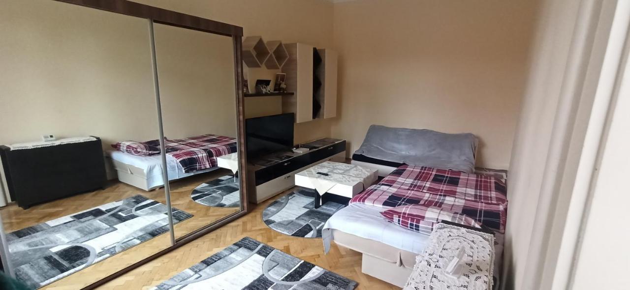Robert'S Apartment Brasov Ngoại thất bức ảnh