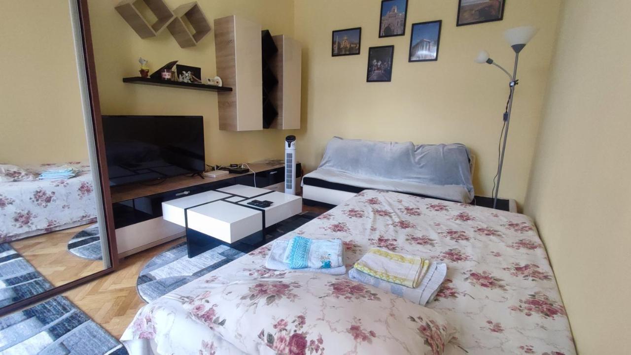 Robert'S Apartment Brasov Ngoại thất bức ảnh