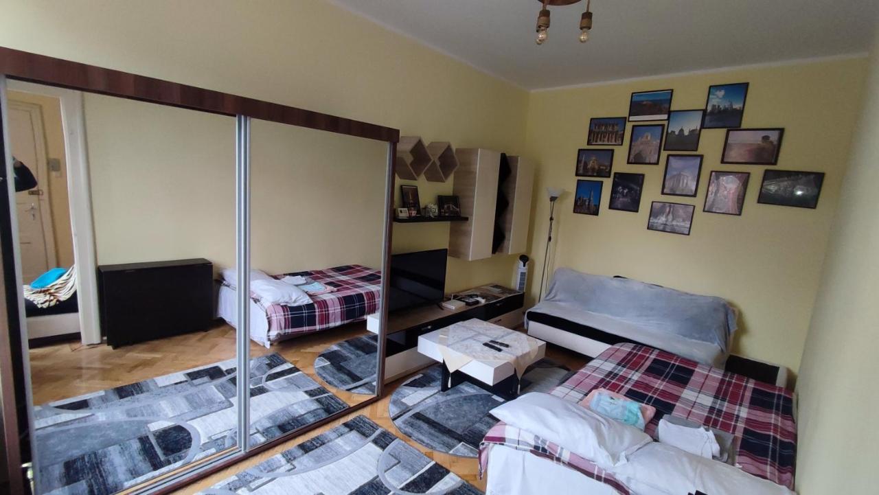Robert'S Apartment Brasov Ngoại thất bức ảnh